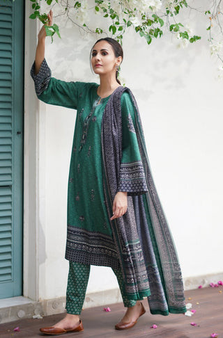 Manto Women's Stitched 2 Piece Matching Lawn Uraan Green & Black Co-ord Set Calligraphed with Words of Kaif Moradaabadi