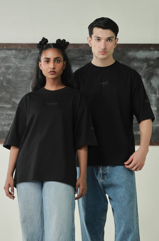 Manto's Unisex Sanki Boxy Black T-shirt