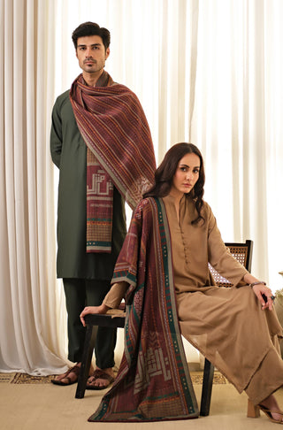 Duo Shot of Manto's Unisex Double Sided Maroon Talaash-e-manzil Stole featuring Urdu Calligraphy