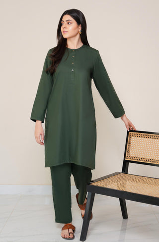 Shopmanto, wear manto, manto clothing brand, manto pakistan, ladies clothing brand, urdu calligraphy clothing, OG wearmanto women's collection wash n wear lucknow style 2 piece solid emerald green colour kurta and pajama, women 2 piece solid coord set