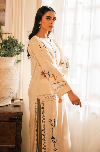 Shopmanto, wear manto, manto clothing brand, manto pakistan, ladies clothing brand, urdu calligraphy clothing, wear manto women ladies lawn kurta for spring summer, manto one piece ivory cream safar kurta with urdu calligraphy for women, spring summer season, lawn collection