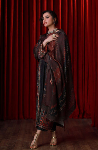 Herringbone Ghazal Shawl part of Mehfil by Manto Festivewear. Urdu Calligraphy of Poetry by Behzad Lucknavi.