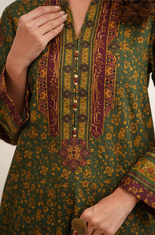 Neck Detail of Manto women's 1 piece stitched khaddar kurta with urdu calligraphy of words by haideds