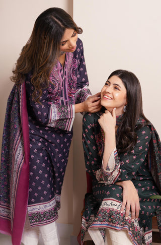 Shopmanto, wear manto, manto clothing brand, manto uae, ladies clothing brand, urdu calligraphy clothing, wear manto women ladies lawn kurta for spring summer, manto one piece dark green meher straight kurta with urdu calligraphy for women, spring summer season, lawn collection