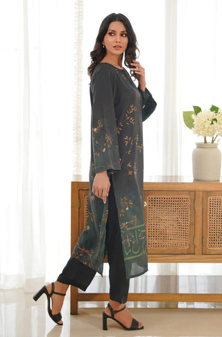 Manto Two Piece Black & Green Crepe Co-Ord Set with Straight Long Shirt & Trouser Featuring Urdu Calligraphy