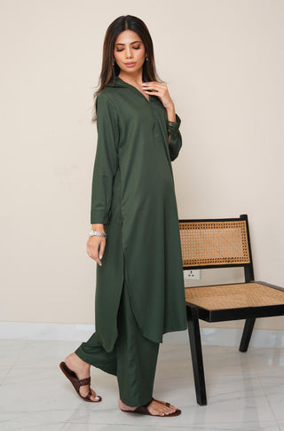 Shopmanto, wear manto, manto clothing brand, manto pakistan, ladies clothing brand, urdu calligraphy clothing, wearmanto women's collection wash n wear 2 piece solid emerald green colour kurta and pajama mira set, women 2 piece solid coord set