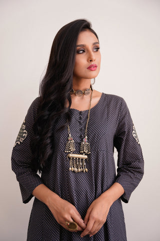 Shopmanto, wear manto, manto clothing brand, manto pakistan, ladies clothing brand, urdu calligraphy clothing, manto black urdu calligraphy raqs anarkali frock