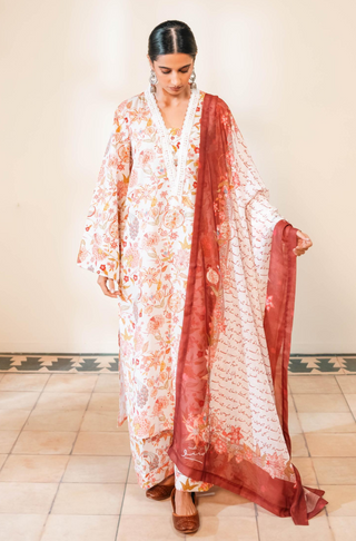 Shopmanto, wear manto, manto clothing brand, manto pakistan, ladies clothing brand, urdu calligraphy clothing, wear manto women ladies lawn kurta for spring summer, manto two piece lawn off white gulnaar coord set with maroon dupatta for women, spring summer season, lawn collection