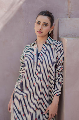 Shopmanto, wear manto, manto clothing brand, manto pakistan, ladies clothing brand, urdu calligraphy clothing, manto beige alfaaz khaddar kurta with urdu calligraphy, manto winter collection, manto khaddar collection, khaddar kurtas, random urdu words calligraphy on kurta