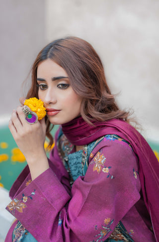 Shopmanto, wear manto, manto clothing brand, manto pakistan, ladies clothing brand, urdu calligraphy clothing, manto teal and magenta phool khaddar kurta with urdu calligraphy, manto winter collection, manto khaddar collection, khaddar kurtas