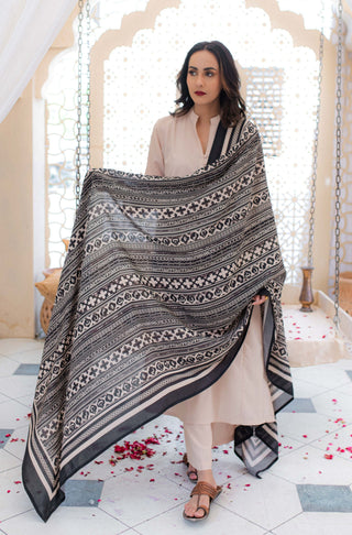 Shopmanto, wear manto, odhni, shawl, chaddar, manto odhni, manto scarves, manto stoles, manto, clothing brands, women shawl, ladies shawl, women shawl in black, women shawl with random words calligraphed in urdu, black odhni, dupatta, black dupatta, urdu calligraphy, urdu calligraphy clothes, manto calligraphy clothes, riwayat odhni, black, manto riwayat odhni, riwayat odhni monochrome