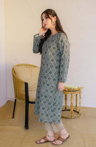 Shopmanto, wear manto, manto clothing brand, manto pakistan, ladies clothing brand, urdu calligraphy clothing, Manto women khaddar mumtaz teal green kurta with urdu calligraphy, winter collection, khaddar collection