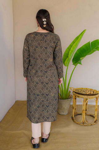 Shopmanto, wear manto, manto clothing brand, manto pakistan, ladies clothing brand, urdu calligraphy clothing, Manto women khaddar mumtaz black gold kurta with urdu calligraphy, winter collection, khaddar collection